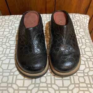 Men's Black Crocodile Pattern Slip-On Shoes